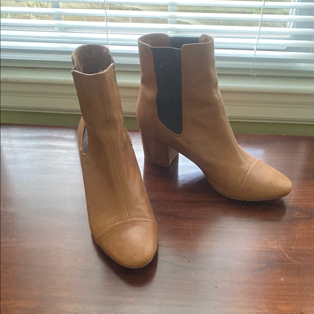 GAP Tan Heeled Boots with Almond Toe